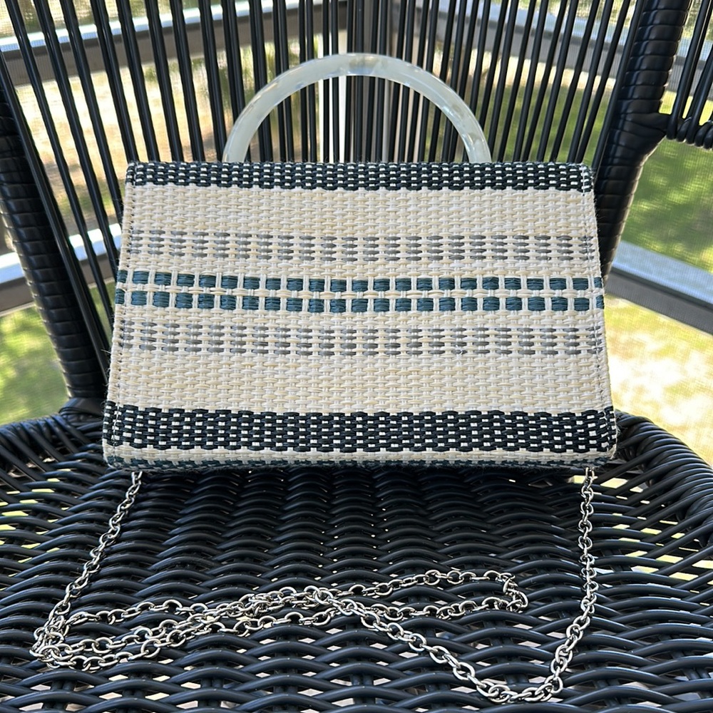 Woven Straw Rattan Structured Handbag - Picture 8 of 11